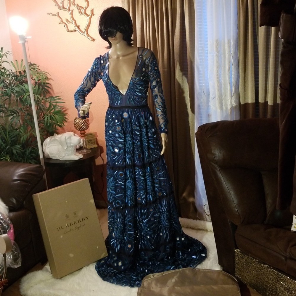 Burberry Runway‎ porsom gown embroidered with mirrors - Picture 2 of 10